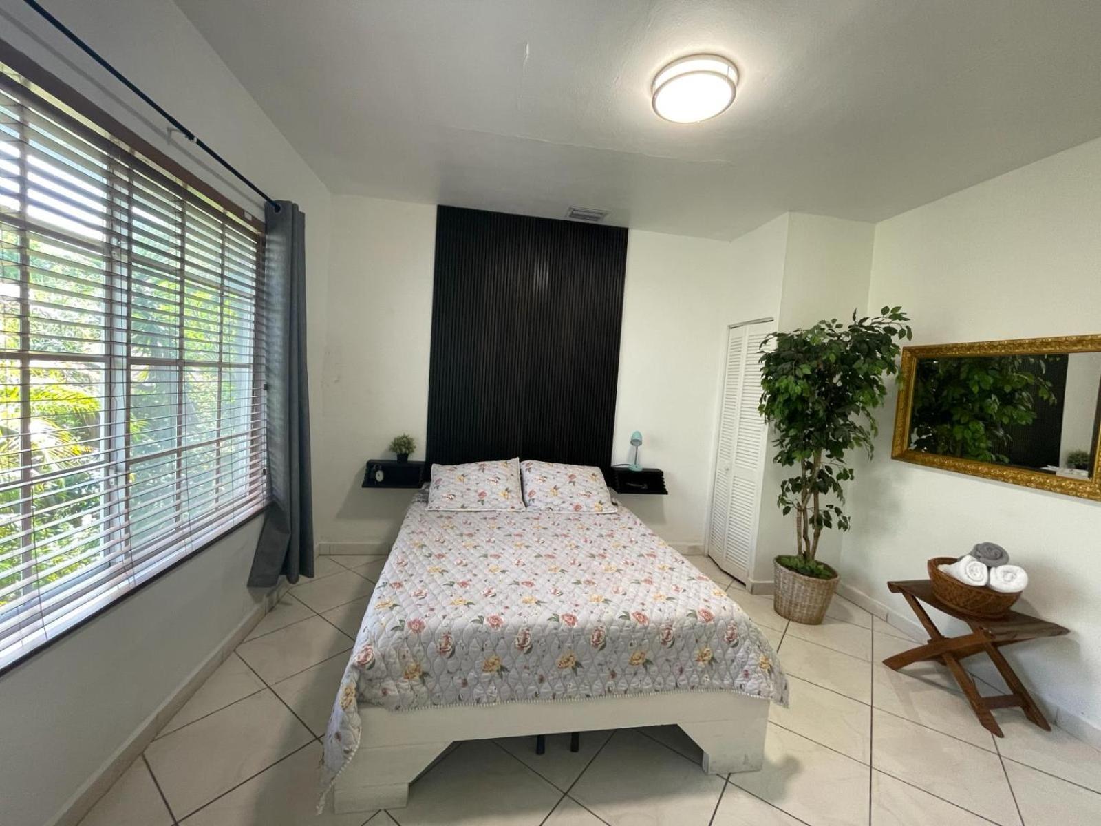 Private Suite Next To Calle Ocho Miami Esterno foto