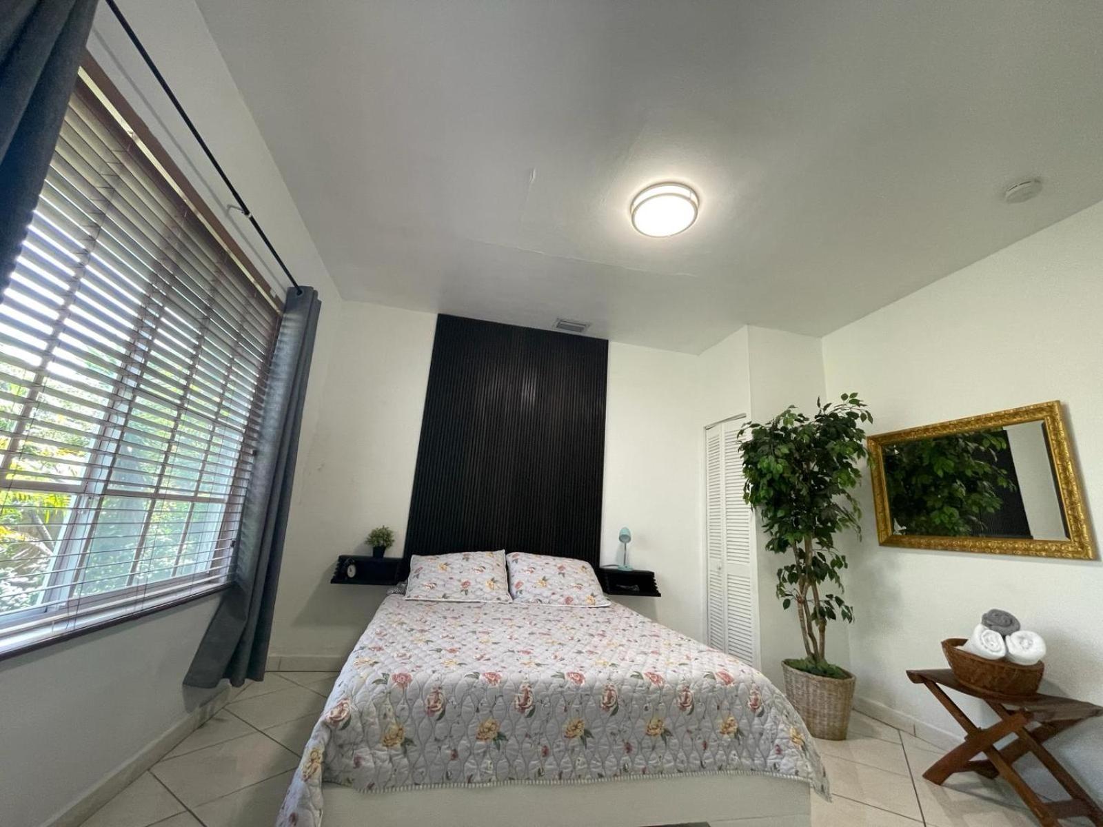 Private Suite Next To Calle Ocho Miami Esterno foto