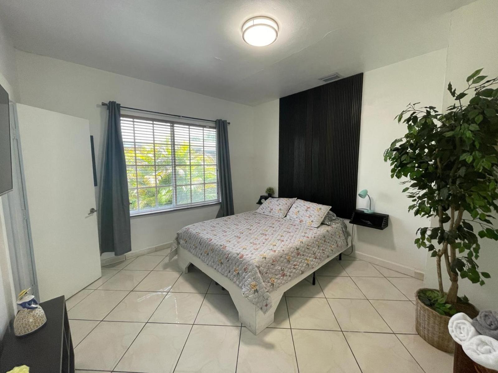 Private Suite Next To Calle Ocho Miami Esterno foto