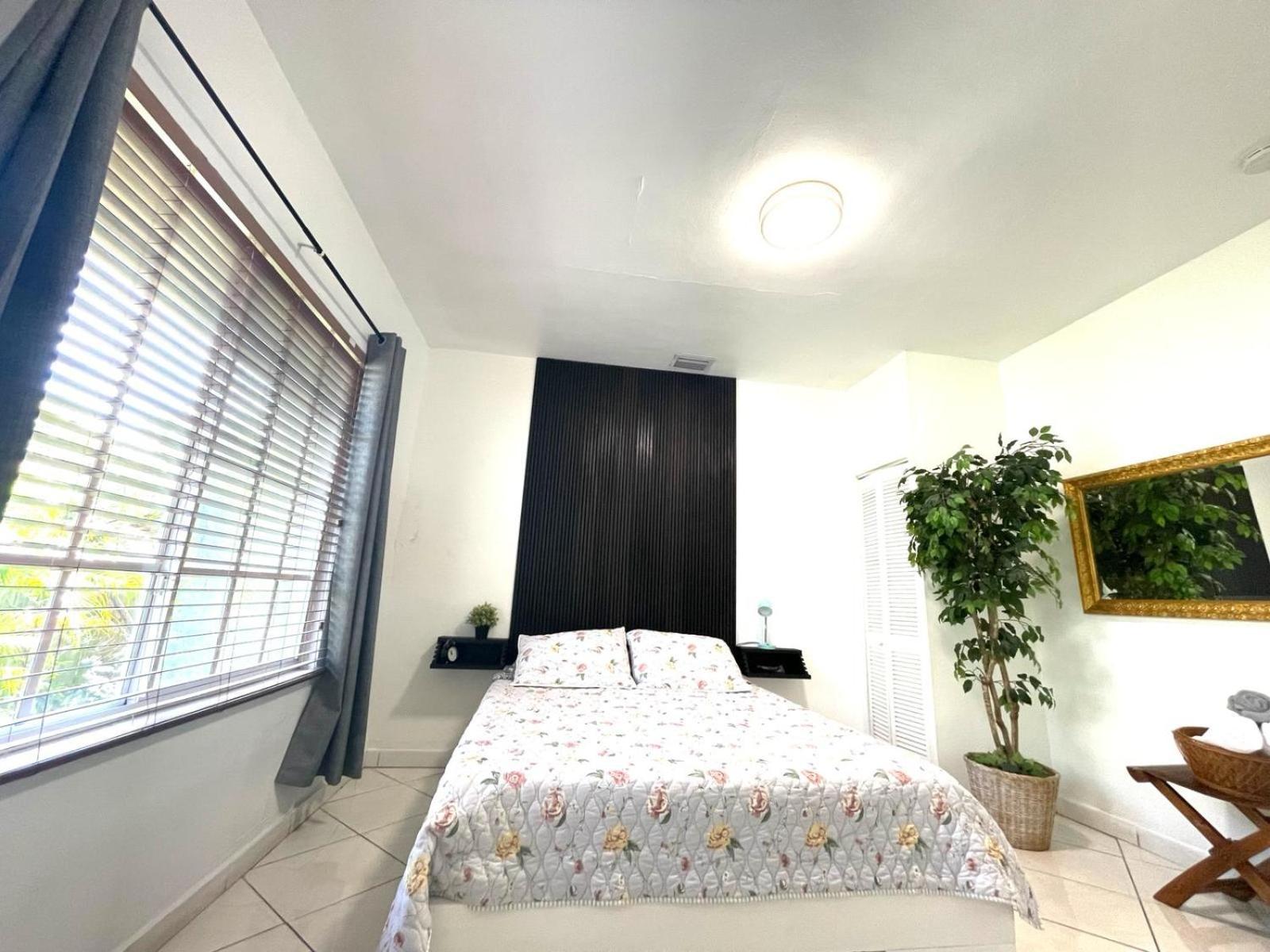 Private Suite Next To Calle Ocho Miami Esterno foto