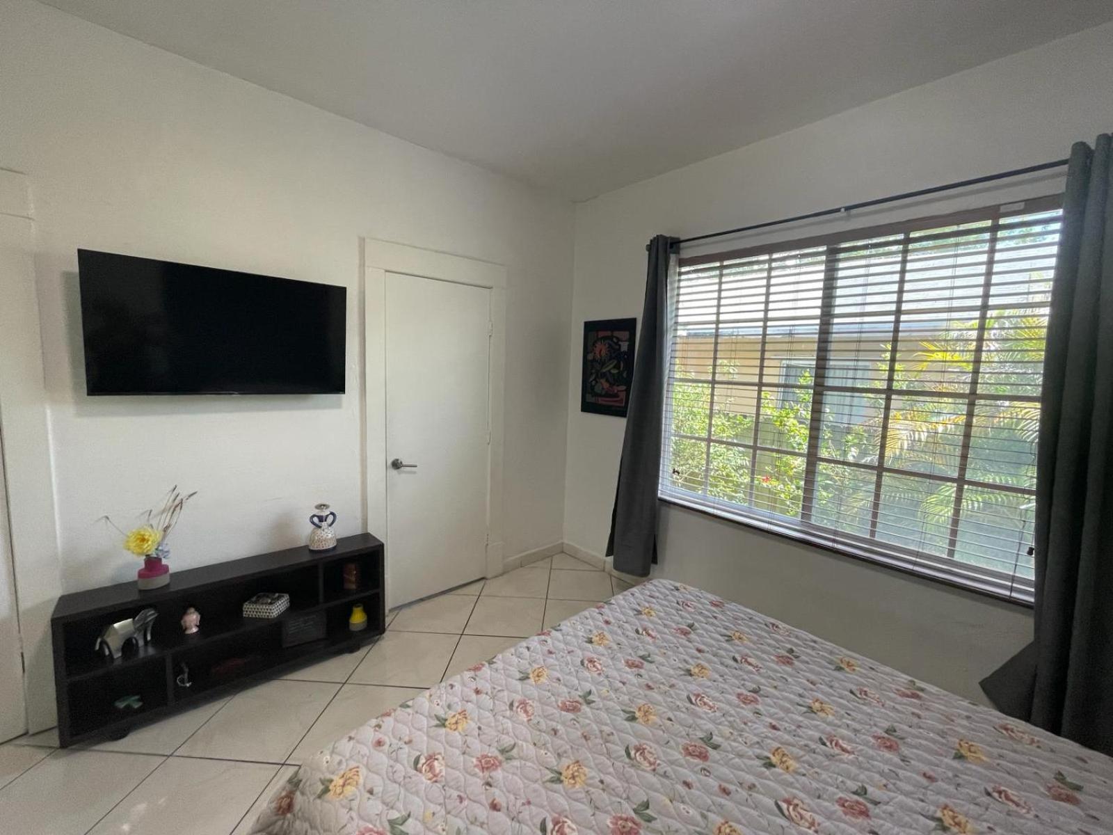 Private Suite Next To Calle Ocho Miami Esterno foto