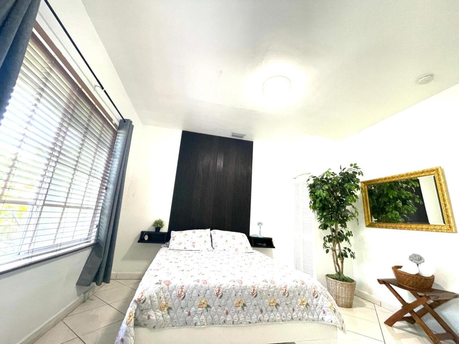 Private Suite Next To Calle Ocho Miami Esterno foto