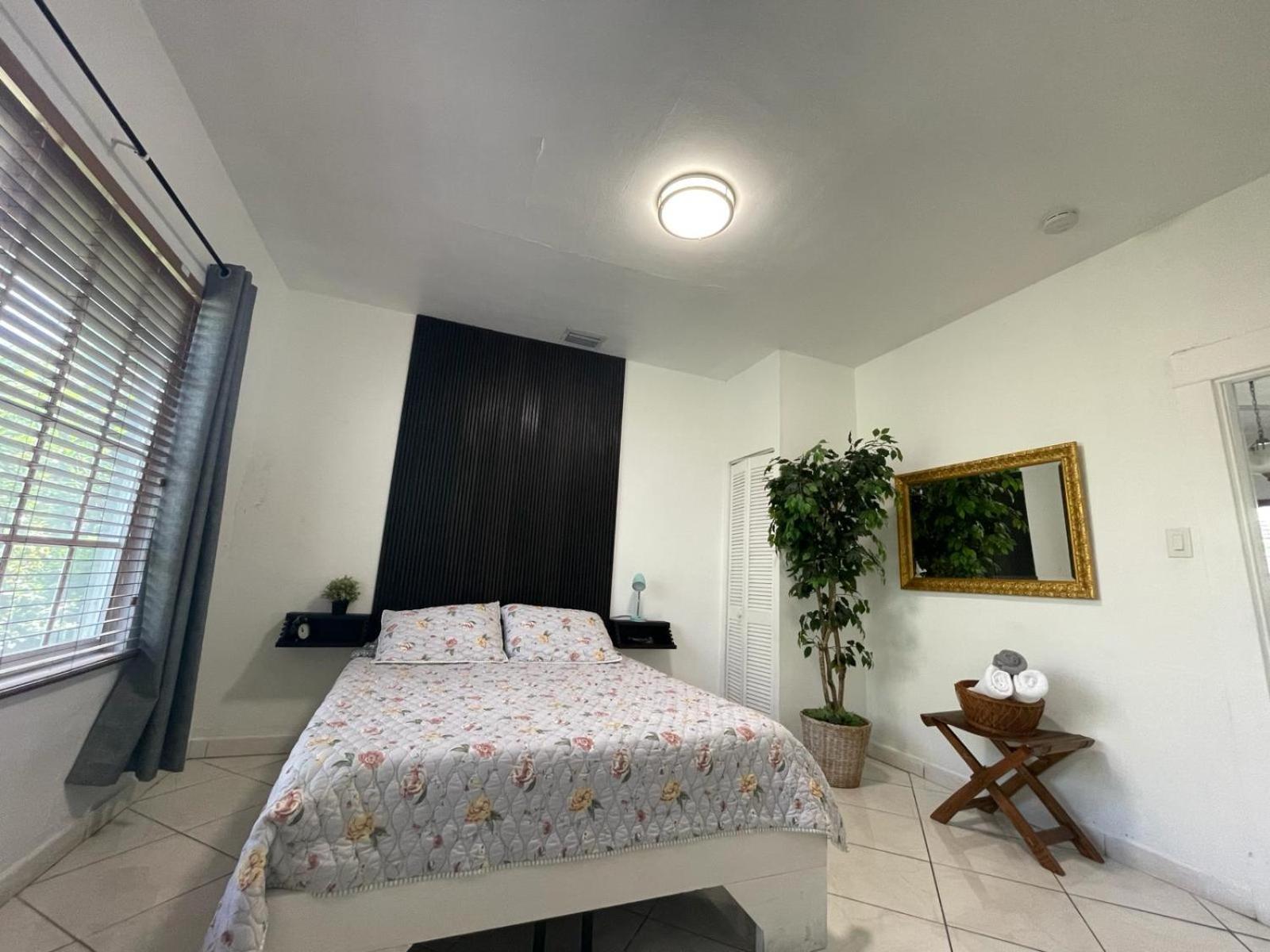Private Suite Next To Calle Ocho Miami Esterno foto